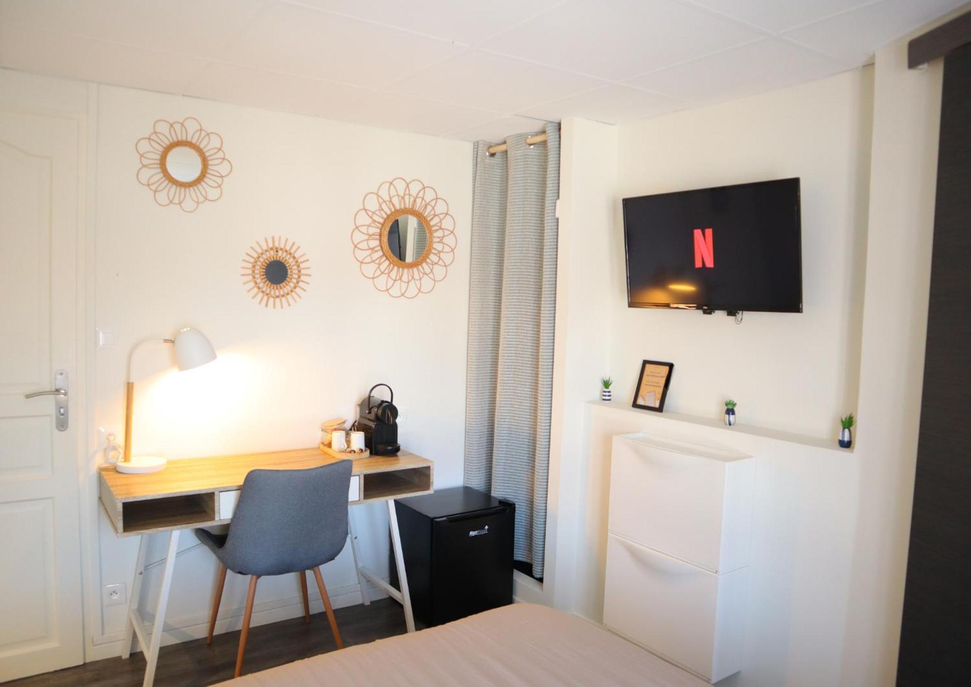 Chambre Privative Au Centre De Bourbourg - Proche Commodites Et Gare Exterior photo